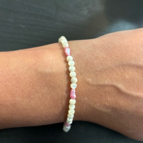 Vintage mother of pearl and dyed freshwater pearl bracelet-Preloved 1980’s small - Picture 1 of 5